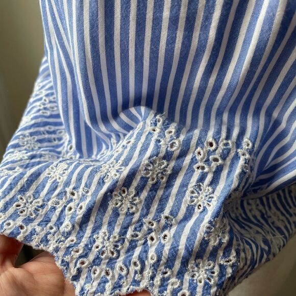 CUPCAKES & Cashmere Blue And White Striped Top Size Small - Picture 5 of 9